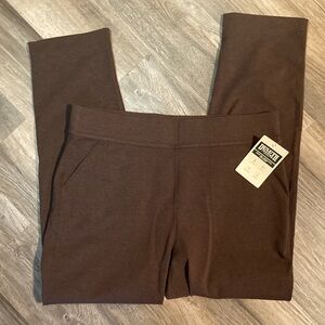 Duluth Trading Co Women’s NoGA Naturale Cotton Slim Leg Pants